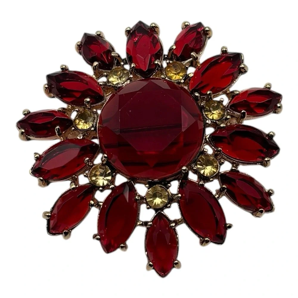 Vintage Monet Red & Amber Faceted Glass Rhinestone Starburst Brooch Gold Tone 2